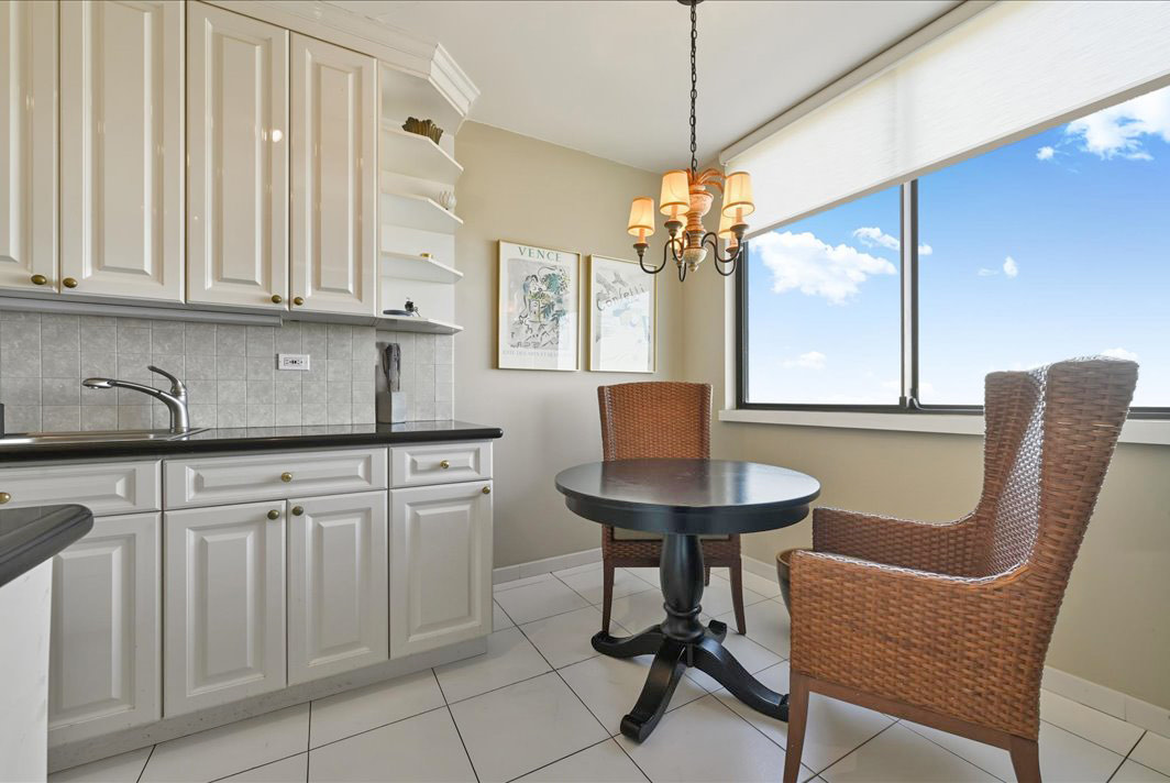 North Shore Towers Apt.