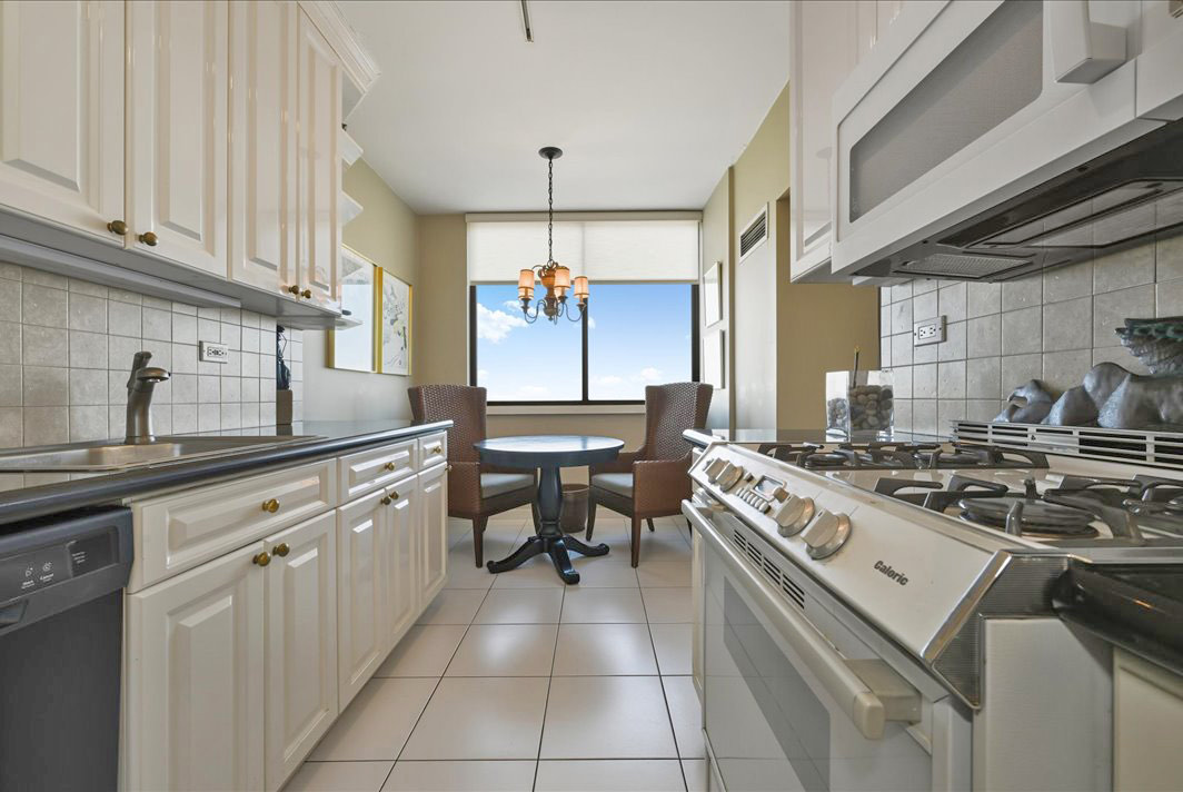 North Shore Towers Apt.