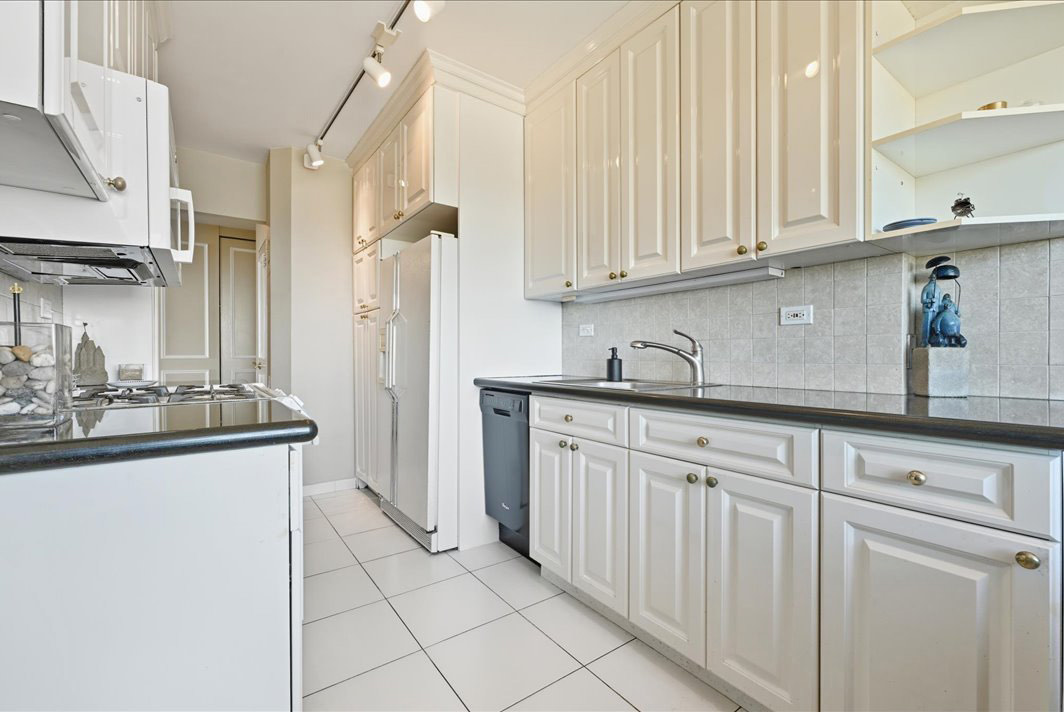 North Shore Towers Apt.