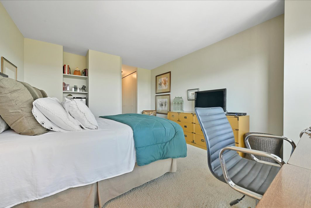 North Shore Towers Apt.