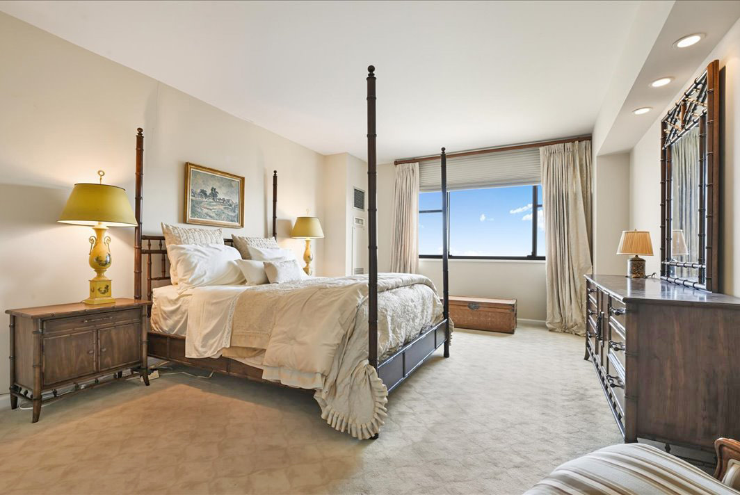 North Shore Towers Apt.