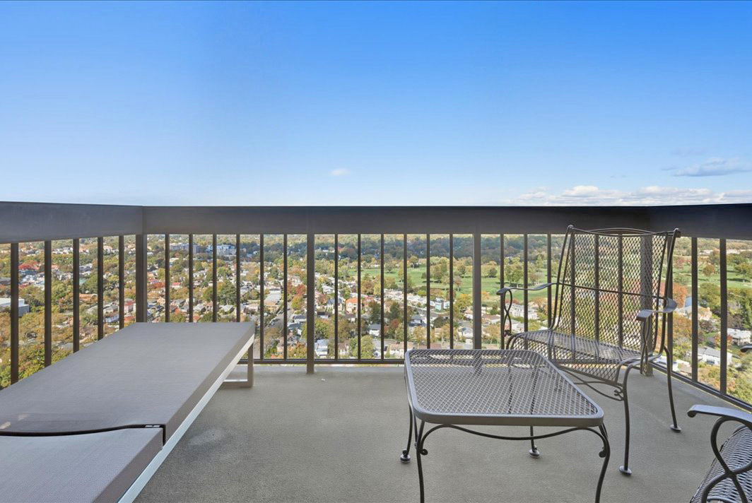 North Shore Towers Apt.