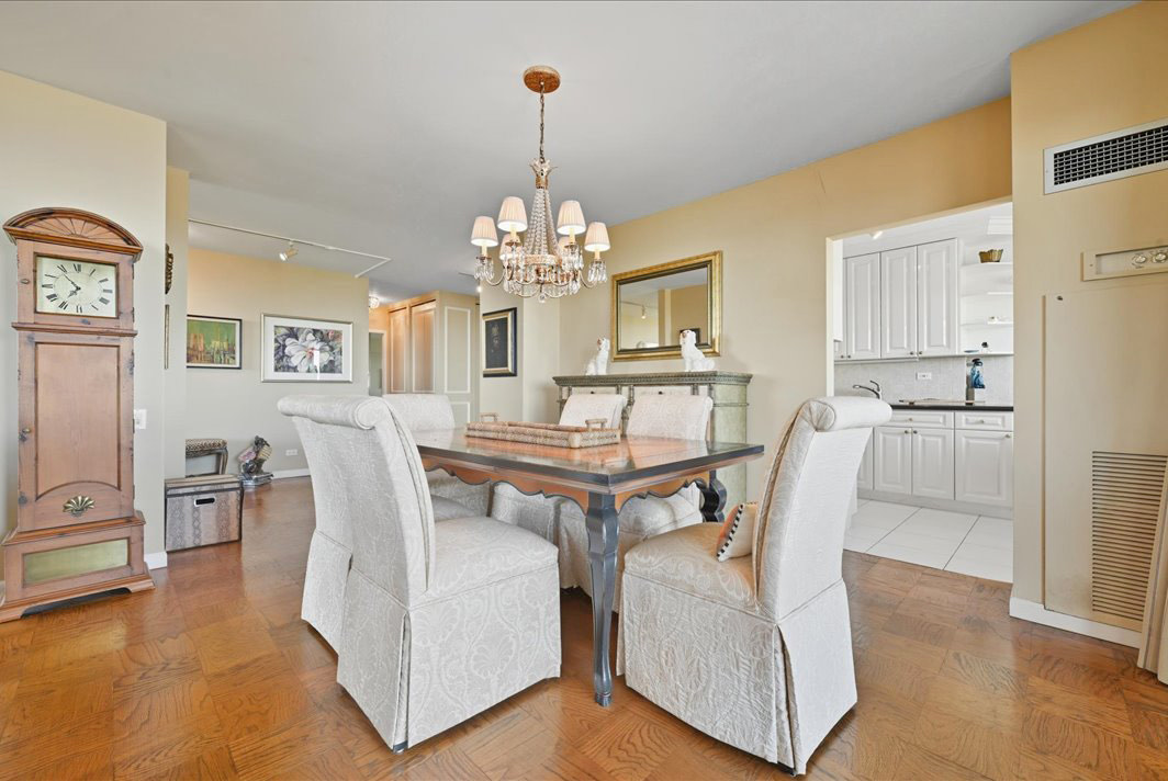 North Shore Towers Apt.