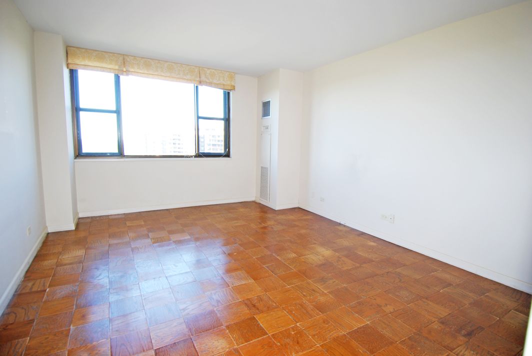 North Shore Towers Apt.