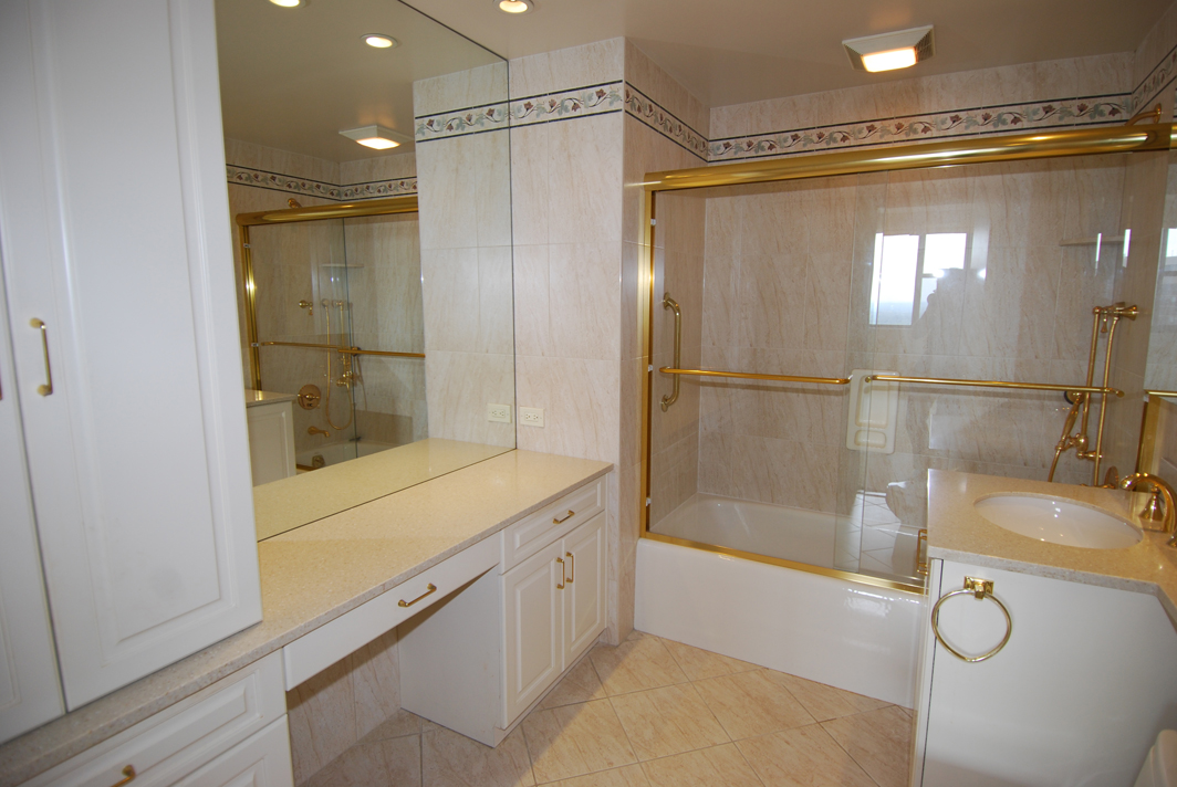 North Shore Towers Apt.