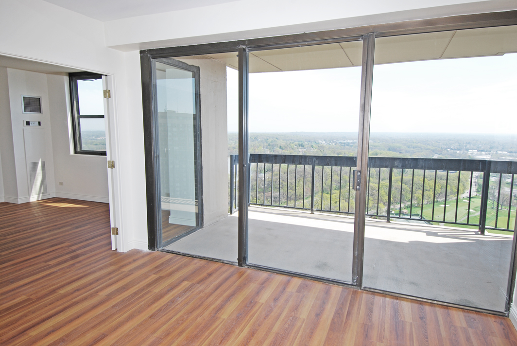 North Shore Towers Apartment