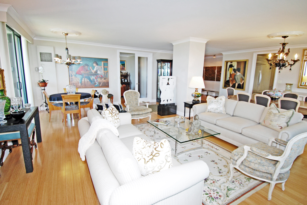 North Shore Towers Apartment