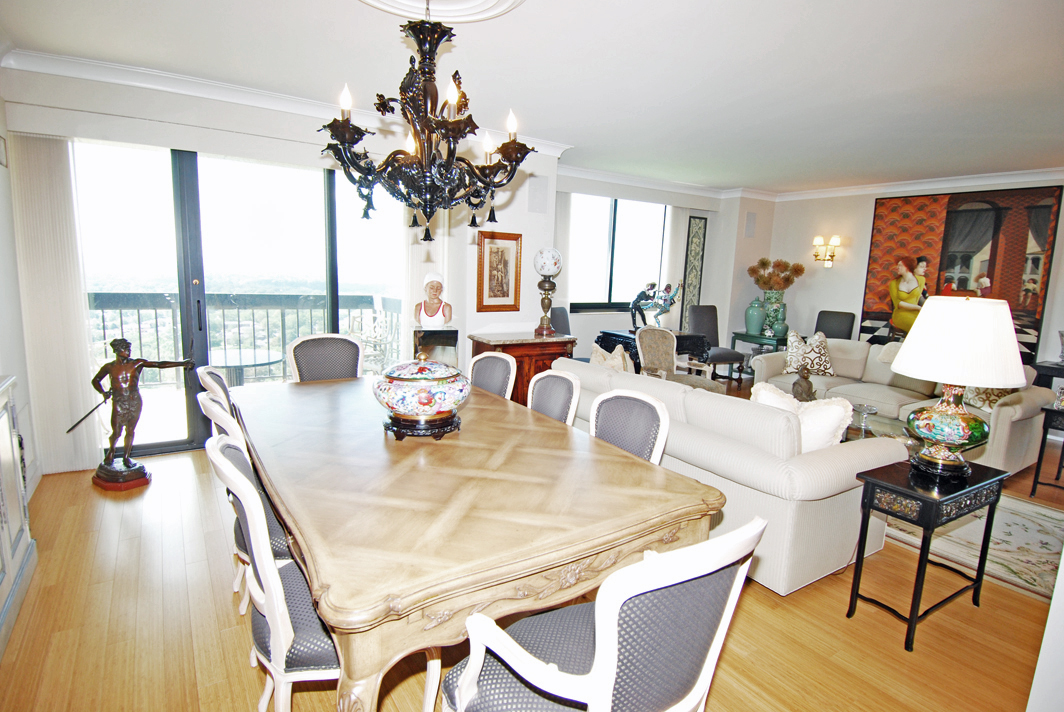 North Shore Towers Apartment