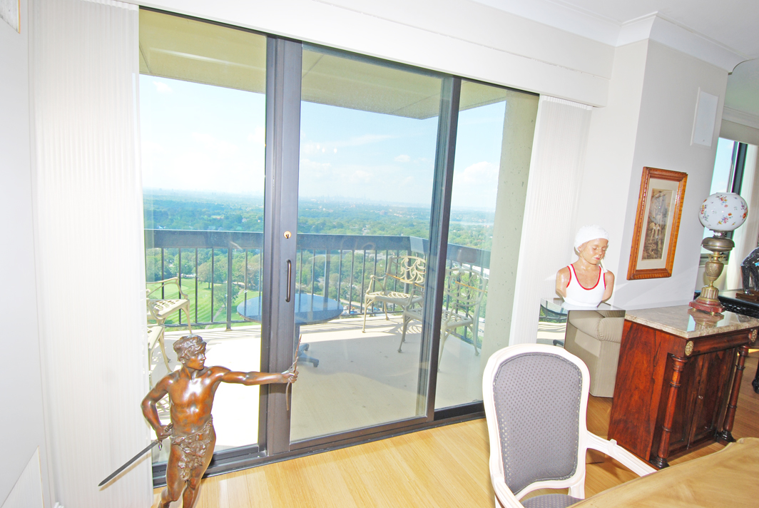 North Shore Towers Apartment