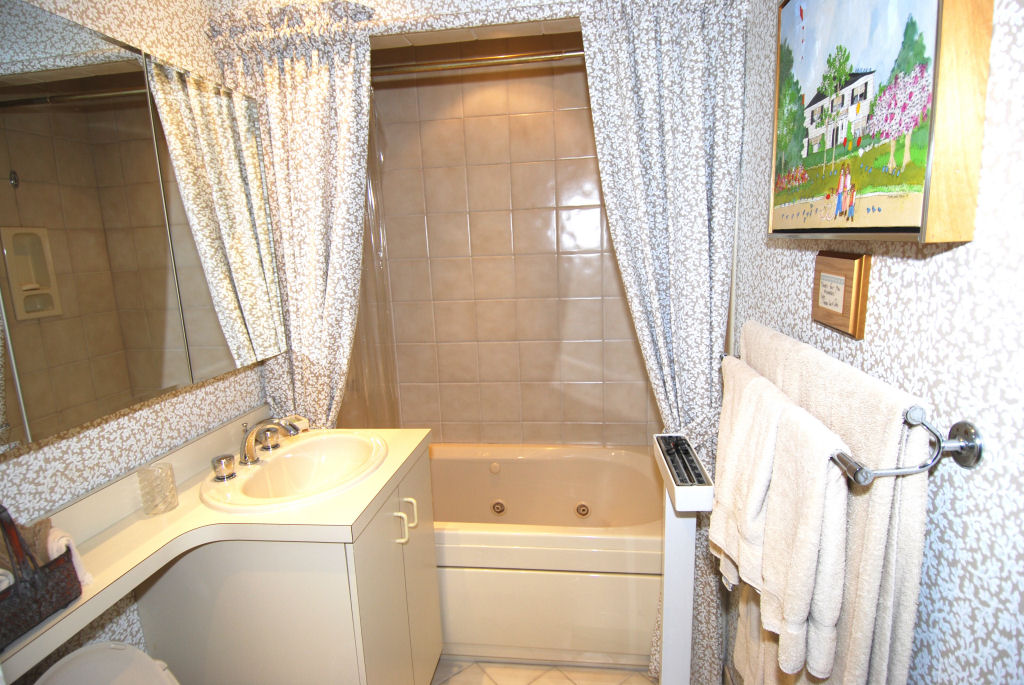 North Shore Towers Apartment