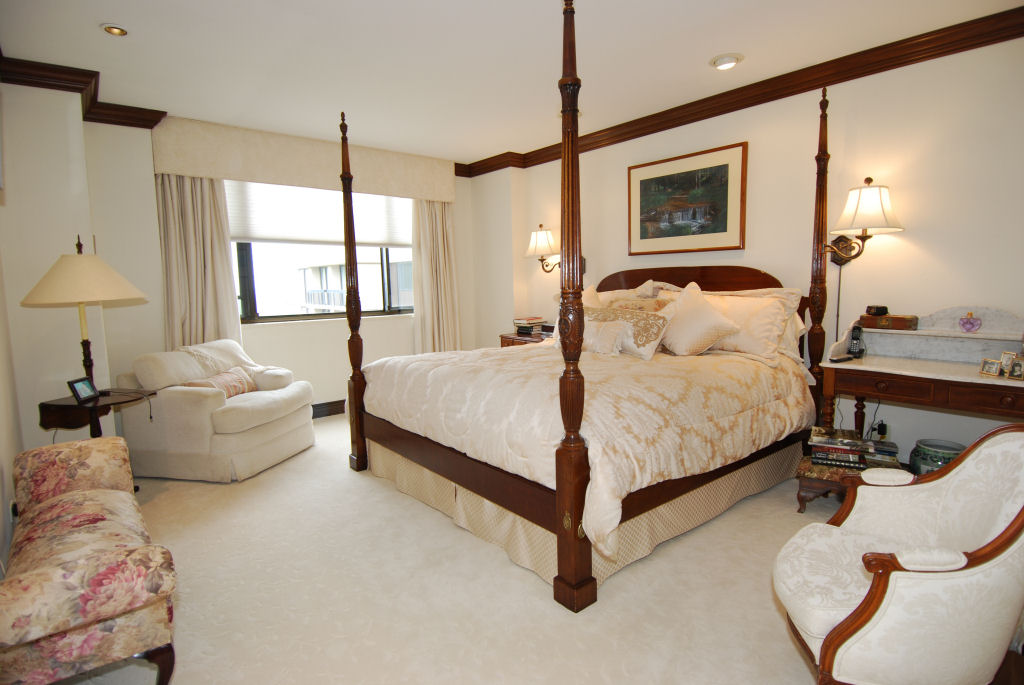 North Shore Towers Apartment