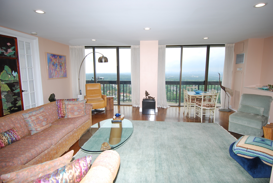 North Shore Towers Apt.