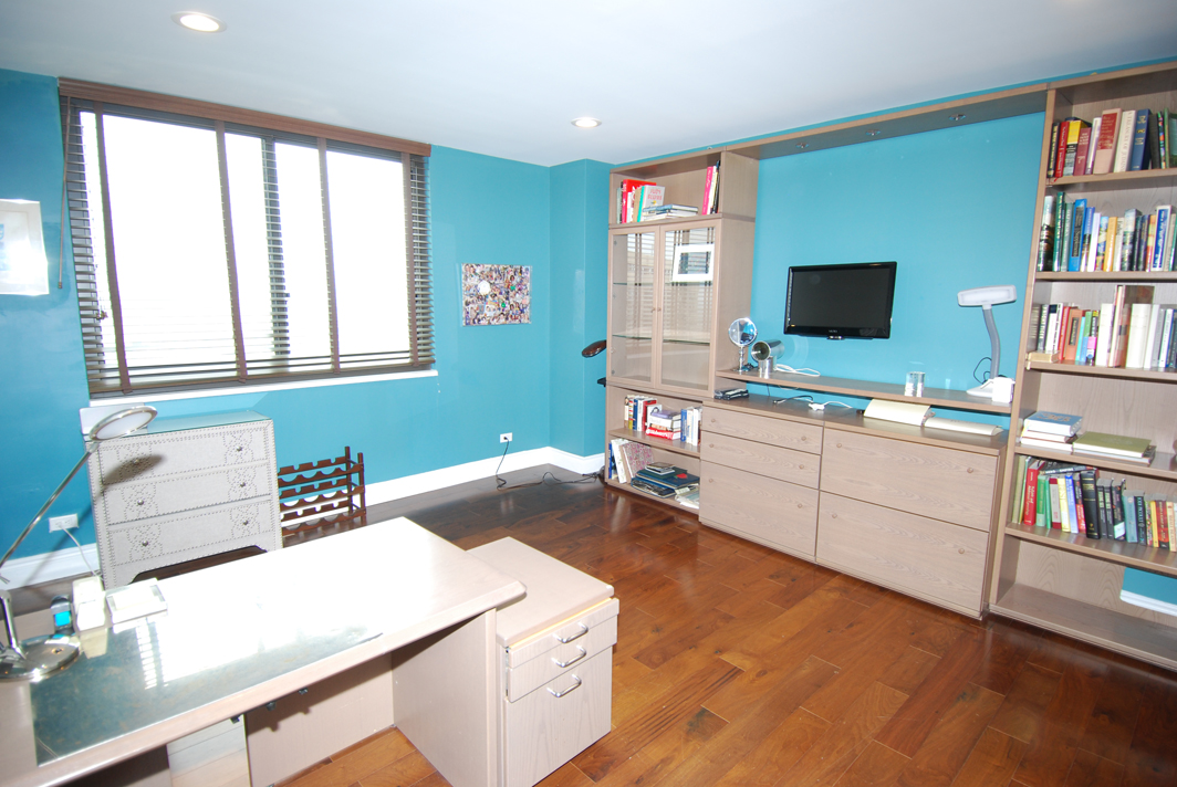 North Shore Towers Apt.