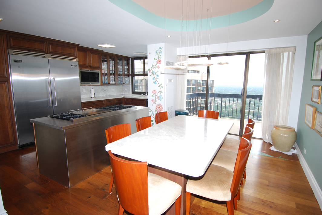 North Shore Towers Apt.