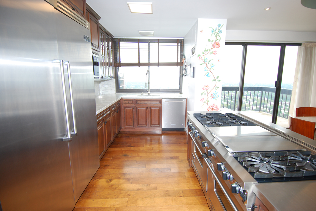 North Shore Towers Apt.