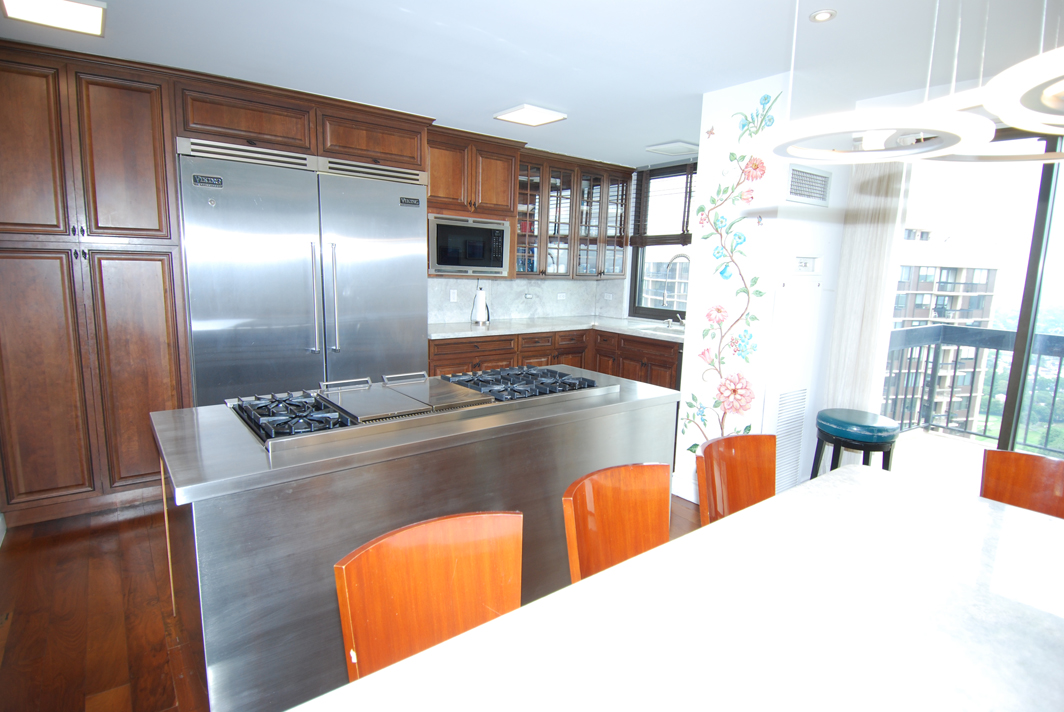 North Shore Towers Apt.