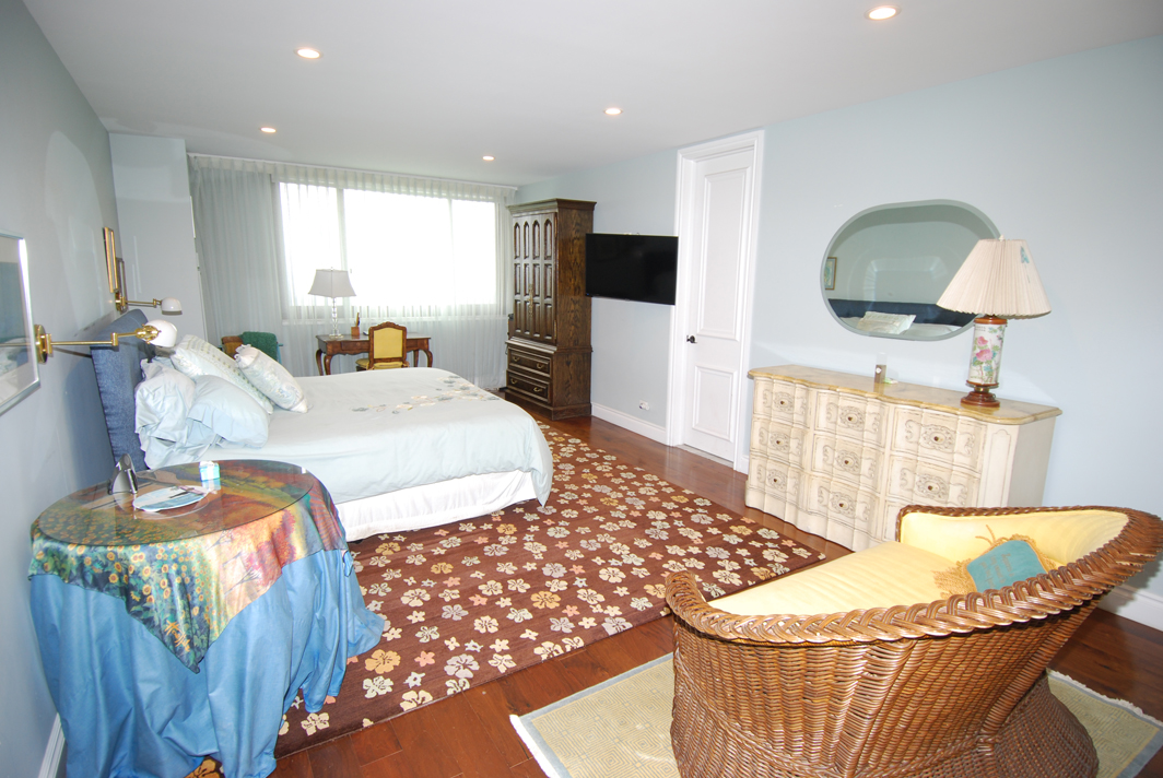 North Shore Towers Apt.