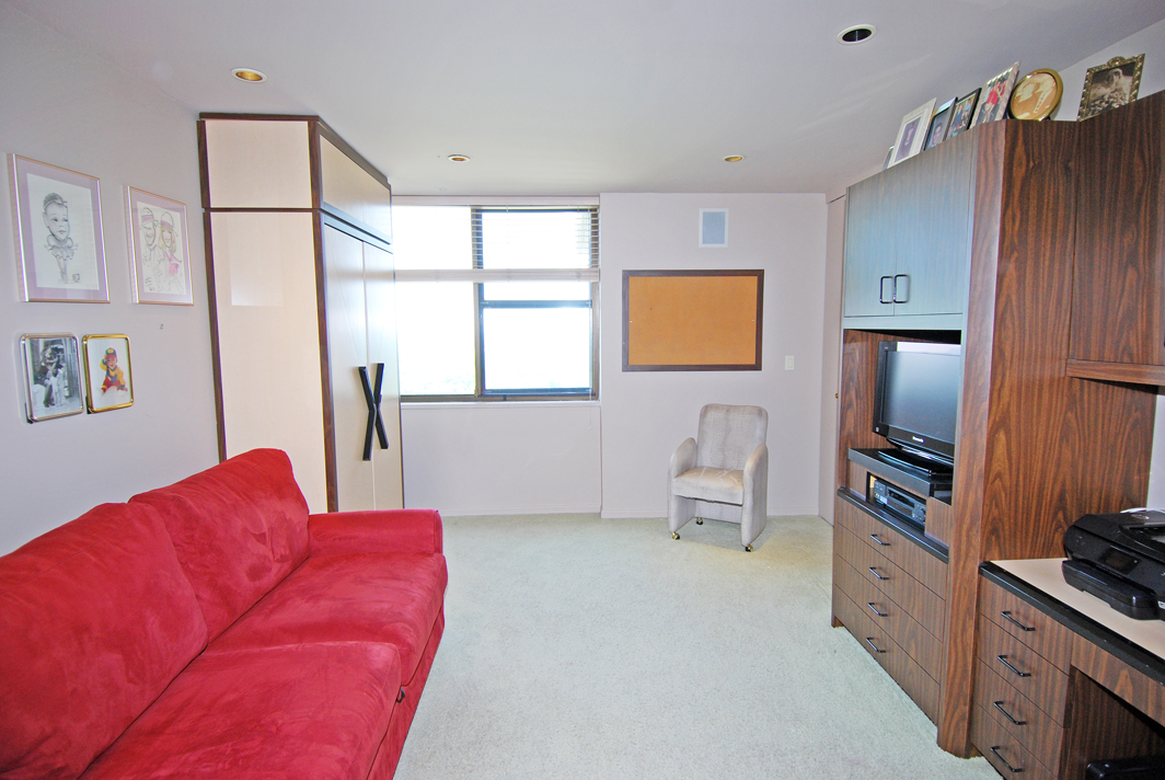 North Shore Towers Apt.