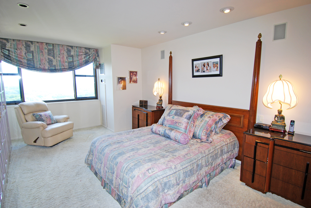 North Shore Towers Apt.