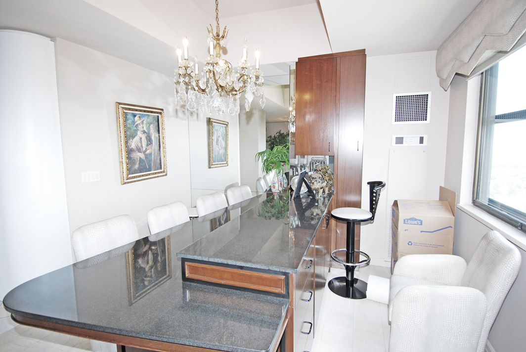 North Shore Towers Apt.