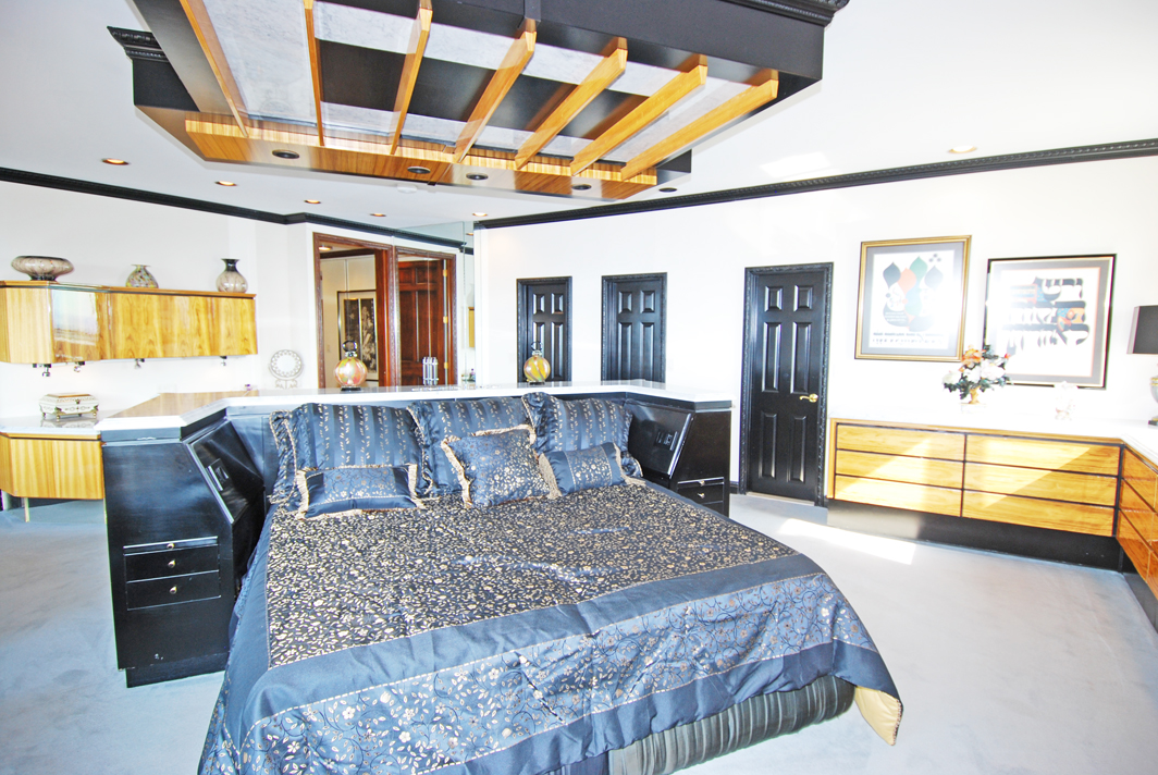 North Shore Towers Penthouse