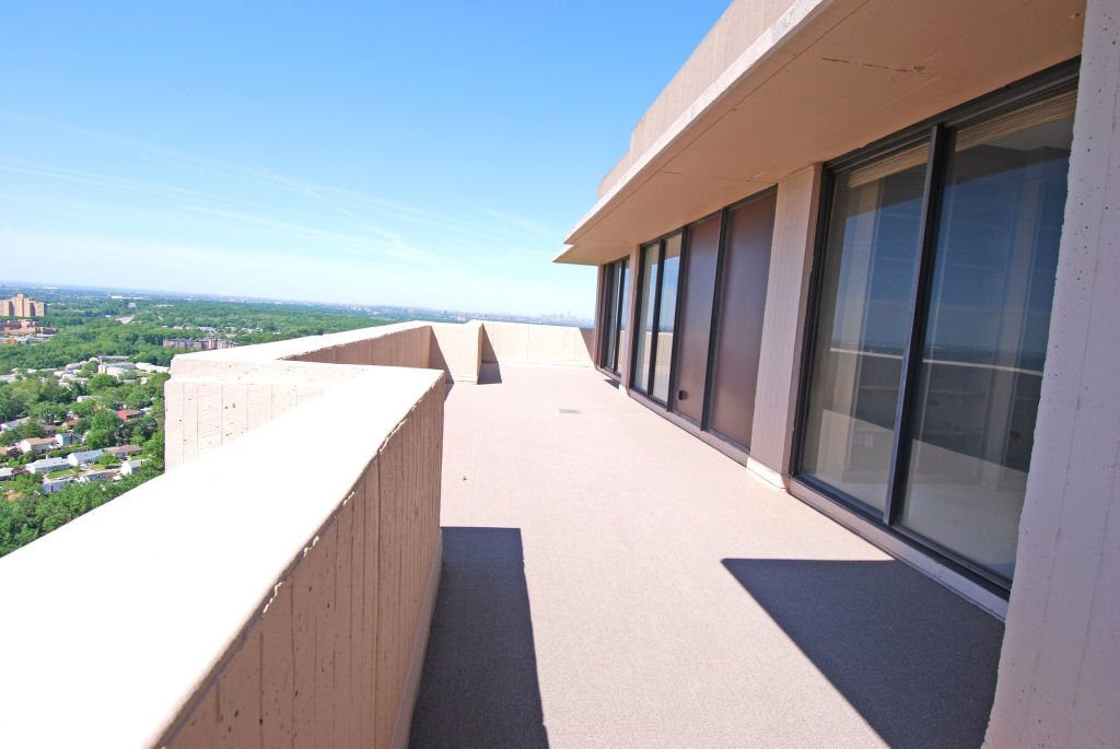 North Shore Towers Penthouse